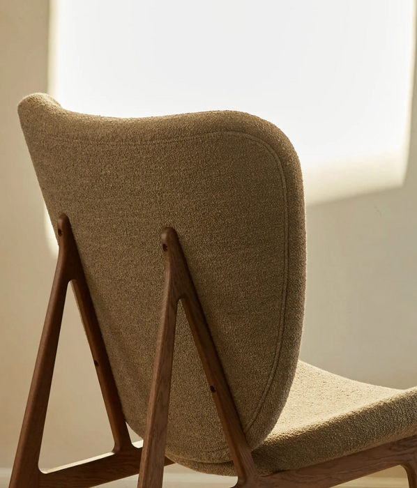 NOR11 Elephant Lounge Chair neues Ausstellungsstück Eiche Stoff