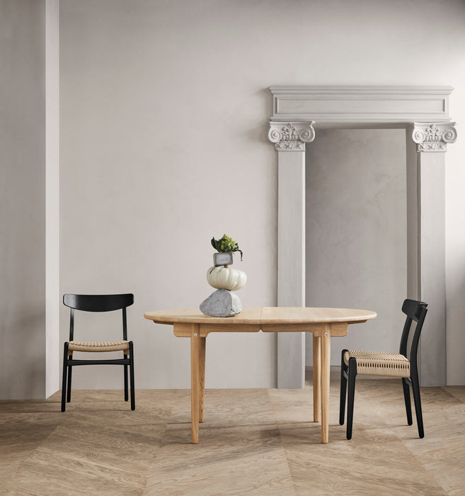 Carl Hansen Tisch CH 338 by Hans Wegner