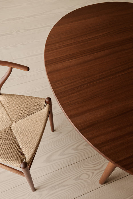 Aktion Carl Hansen & Søn CH24 Chair Wishbone in Mahagoni