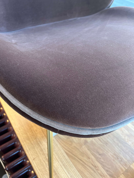 Gubi Beetle Lounge Chair Ausstellungsmodell