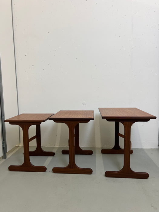 Elegant set of 3 Fresco nesting tables made in 1967 for the furniture company G-plan. The design is by Victor Bramwell Wilkins