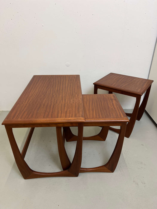 Vintage 3-er Set Beistelltische Nesting tables G-Plan England, Teakholz 60er