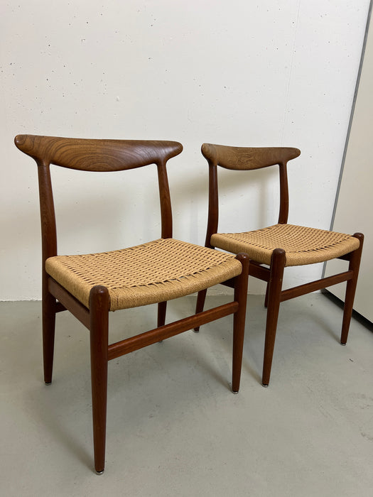 Set of 2 vintage chairs Hans J. Wegner model W2 papercord teak