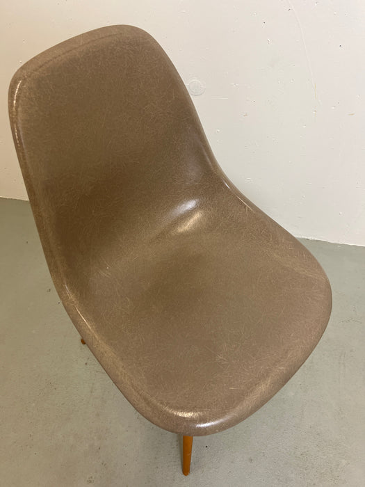 Vintage Eames Sidechair Fiberglas greige Untergestell Buche