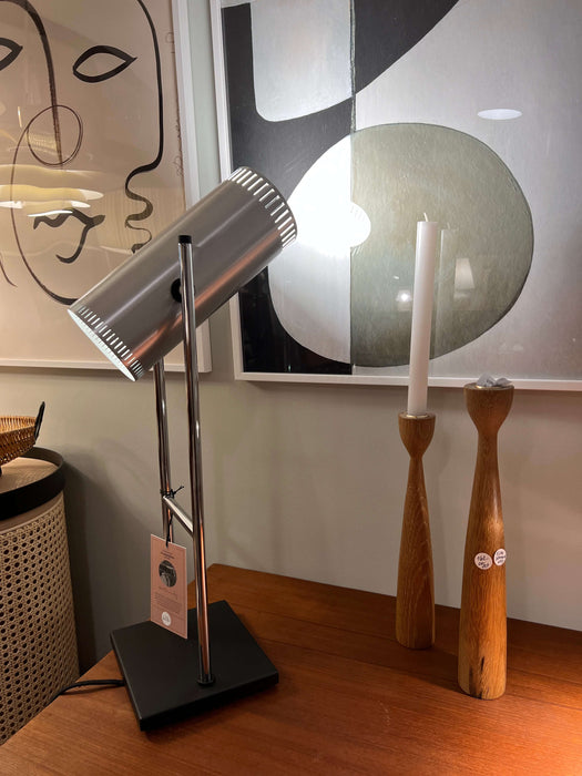 Warm Nordic table lamp Trombone