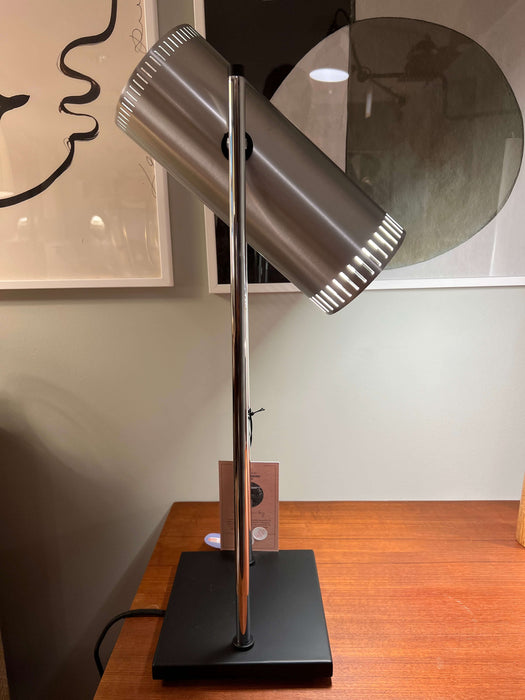 Warm Nordic table lamp Trombone
