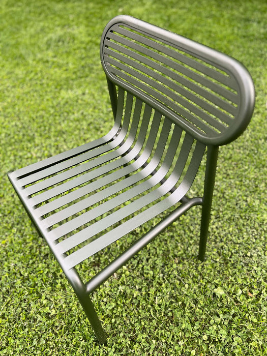 Exhibition model WEEKEND garden chair without armrest by Petite Friture bottle green 