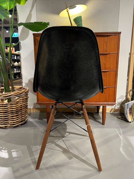 Vintage Eames Sidechair Fiberglas schwarz