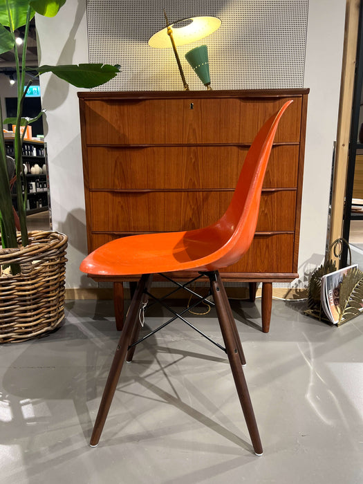 Vintage Eames Sidechair Fiberglas orange