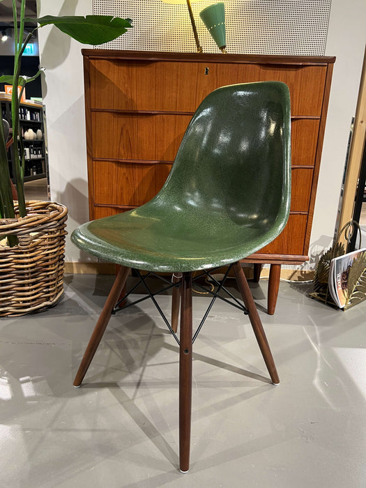 Vintage Eames Sidechair Fiberglass dark green