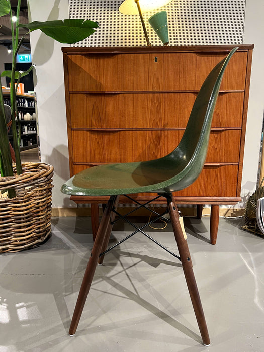 Vintage Eames Sidechair Fiberglass dark green