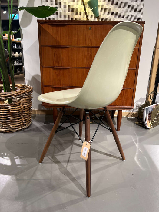 Vintage Eames Sidechair Fiberglas crème