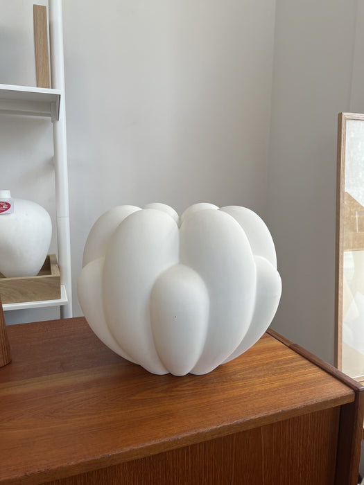 Vase Bloom large 101 Copenhagen weiss Ausstellungsmodell