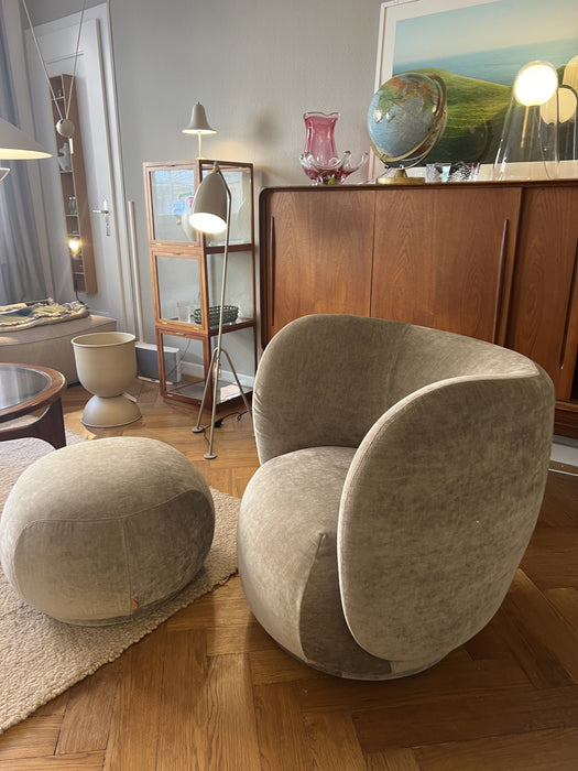Ferm Living Lounge Chair Rico mit Ottoman Ausstellungsmodell