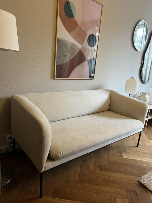 Ferm Living Turn Sofa 2er Ausstellungsmodell Stoff brushed off-white