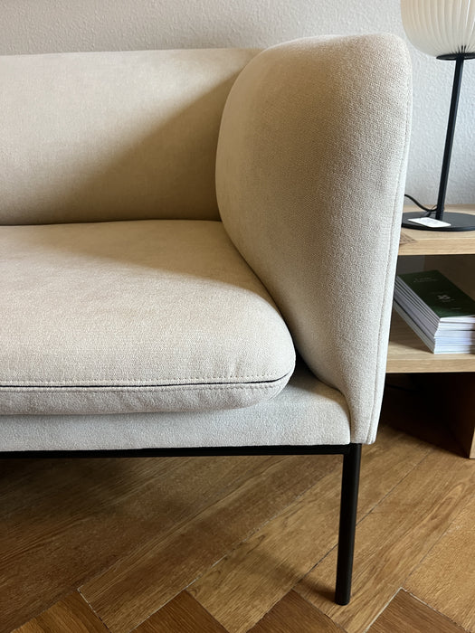 Ferm Living Turn Sofa 2er Ausstellungsmodell Stoff brushed off-white