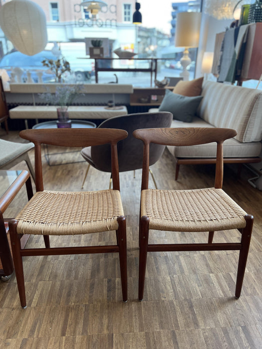 Set of 2 vintage chairs Hans J. Wegner model W2 papercord teak