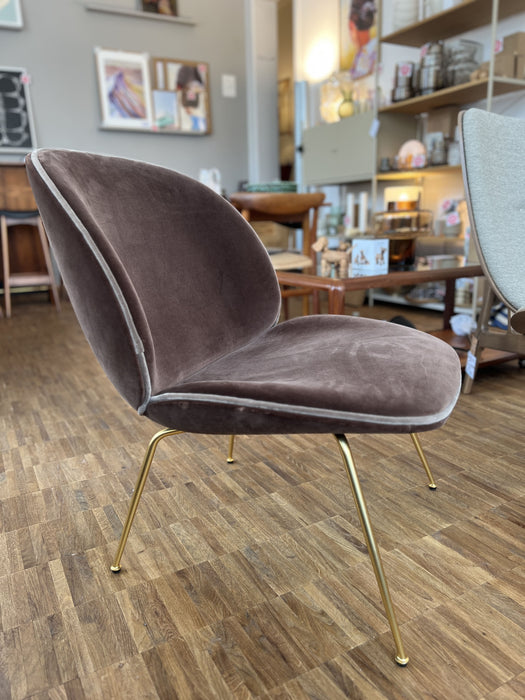 Gubi Beetle Lounge Chair Ausstellungsmodell