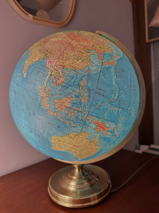 Vintage illuminated globe, globe gold