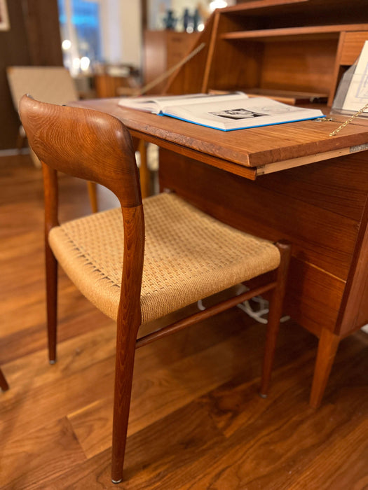 Vintage set of 4 chairs model 75 chair teak Niels O. Møller for JL Moller 1950s 