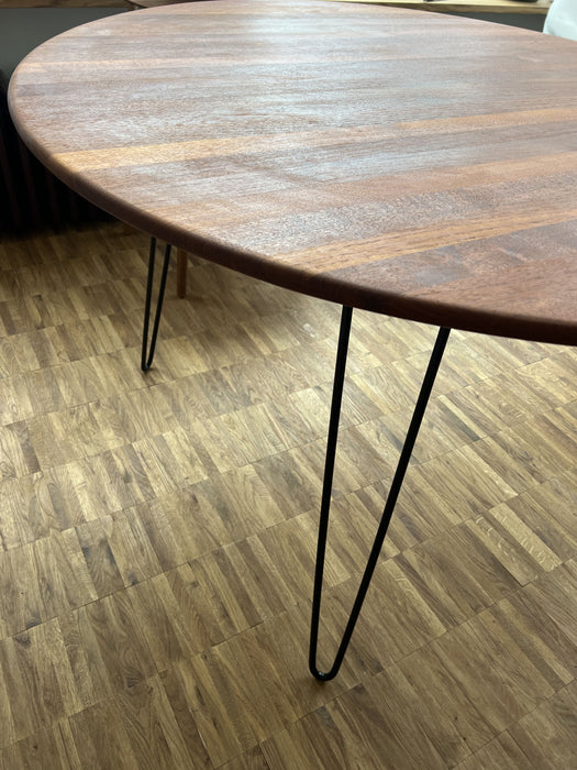 Vintage Dänischer Midcentury Teak Tisch rund mit Hairpin Beine Metall schwarz 60er