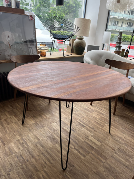 Vintage Dänischer Midcentury Teak Tisch rund mit Hairpin Beine Metall schwarz 60er