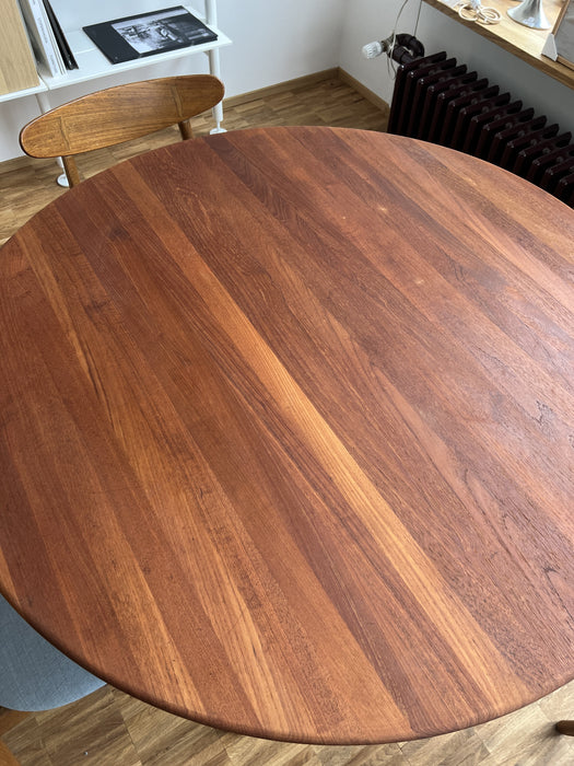 Vintage Dänischer Midcentury Teak Tisch rund mit Hairpin Beine Metall schwarz 60er