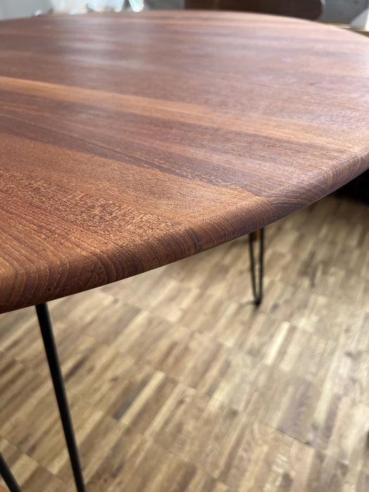 Vintage Dänischer Midcentury Teak Tisch rund mit Hairpin Beine Metall schwarz 60er