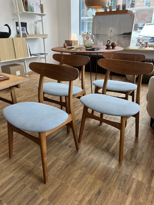 4-er Set Vintage Stühle CH30 Hans J. Wegner Carl Hansen & Søn Eiche neue Sitzpolster Stoff