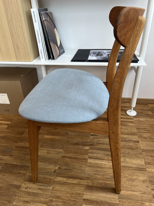 4-er Set Vintage Stühle CH30 Hans J. Wegner Carl Hansen & Søn Eiche neue Sitzpolster Stoff
