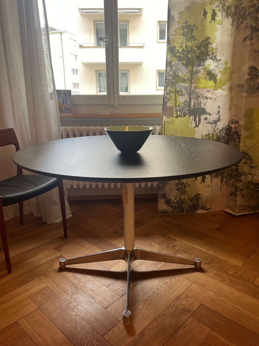 Vintage Tisch Eames Vitra Contract Table mit neuer Holzplatte