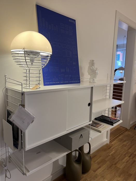 String Furniture Wandregal weiss Ausstellungsmodell
