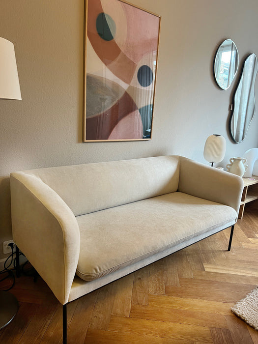 Ferm Living Turn Sofa 2er Ausstellungsmodell Stoff brushed off-white