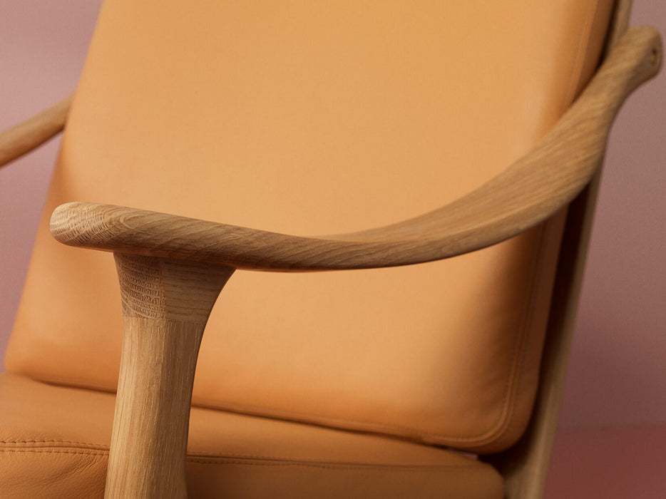 2203006-warmnordic-furniture-leanback-loungechair-oak-nature-leather-vgreen-2.jpg
