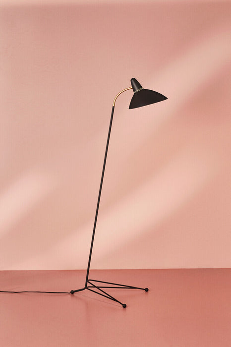 Warm Nordic floor lamp Lightsome