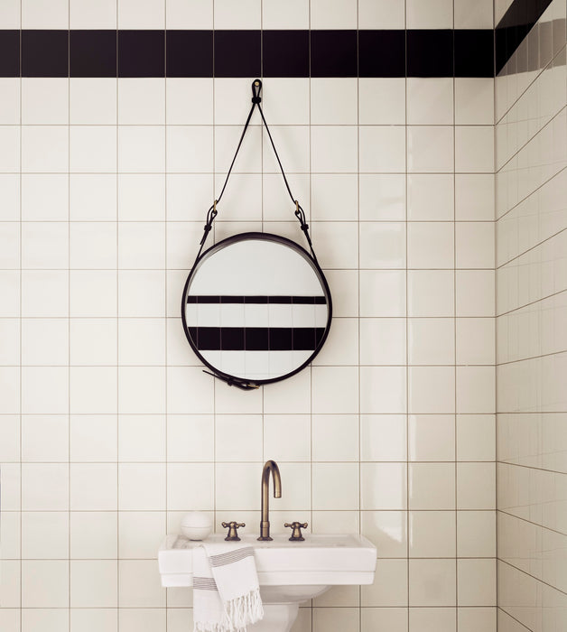 Mirror round leather CIRCULAIRE J. Adnet Gubi