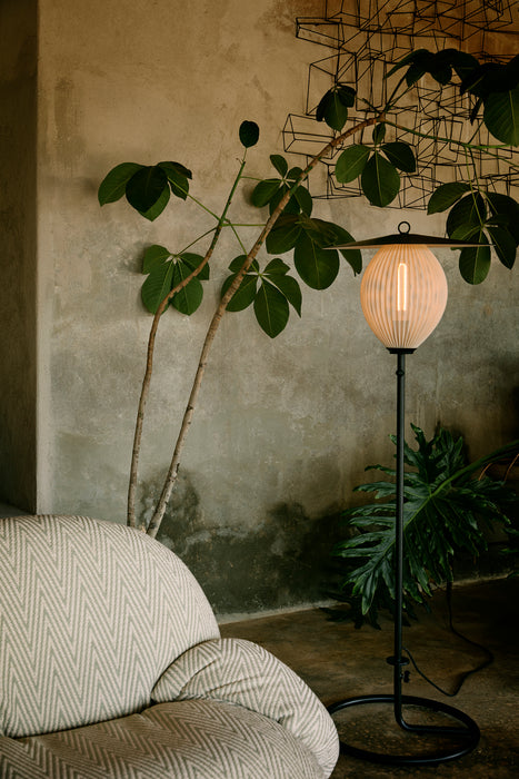 PACHA LOUNGE CHAIR Outdoor with armrest Gubi
