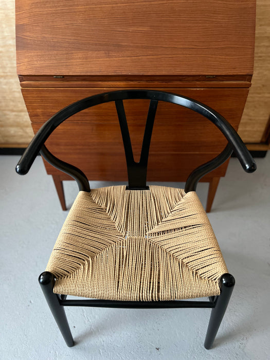 Vintage 2-er Set Wishbone Chair CH24 Original 60er Jahre Eiche lackiert