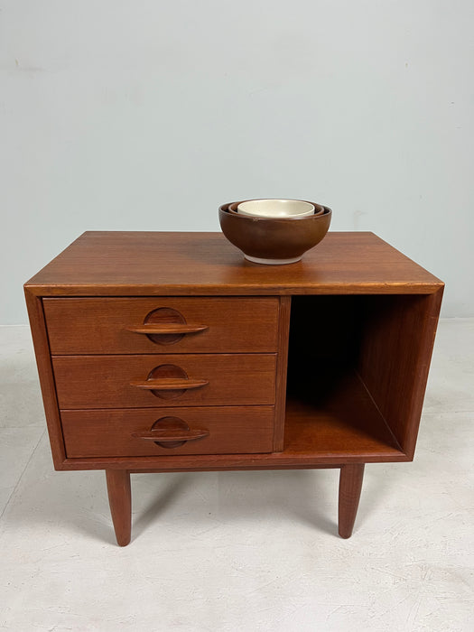 Vintage Teak Kommode klein Nachttisch Swiss Teak Rarität 60er