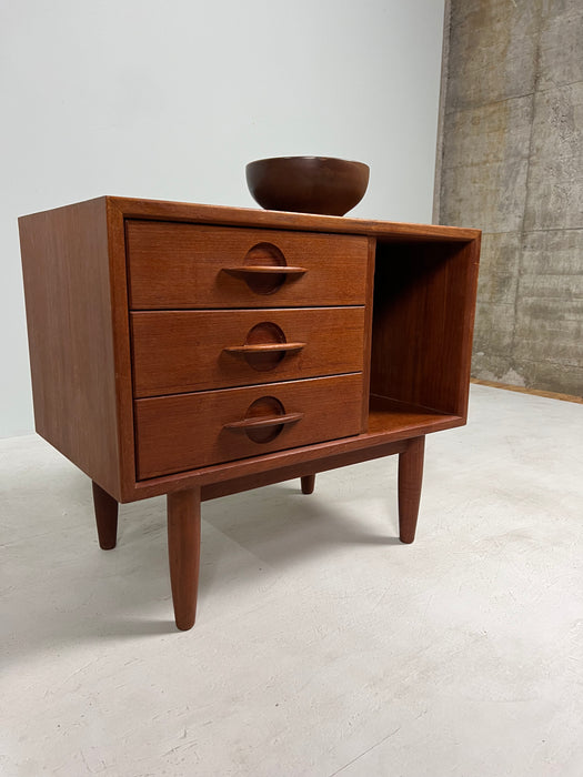 Vintage Teak Kommode klein Nachttisch Swiss Teak Rarität 60er