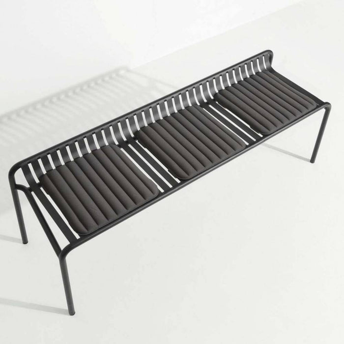 WEEKEND seat cushions for the garden furniture from Petite Friture 