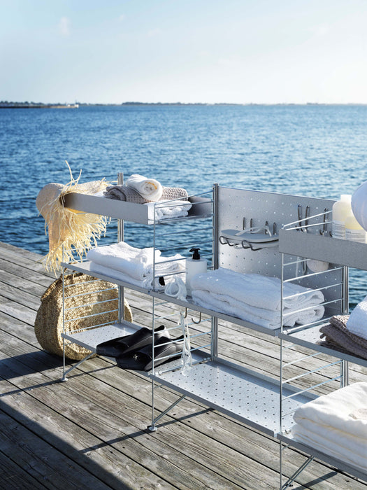 Regal Outdoor String Furniture freistehend