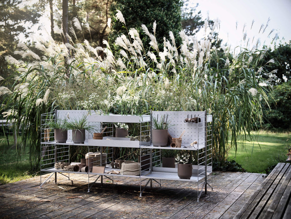 Regal Outdoor String Furniture freistehend