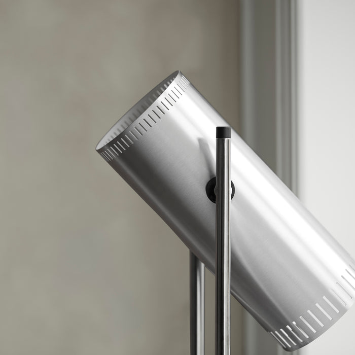 Warm Nordic table lamp Trombone